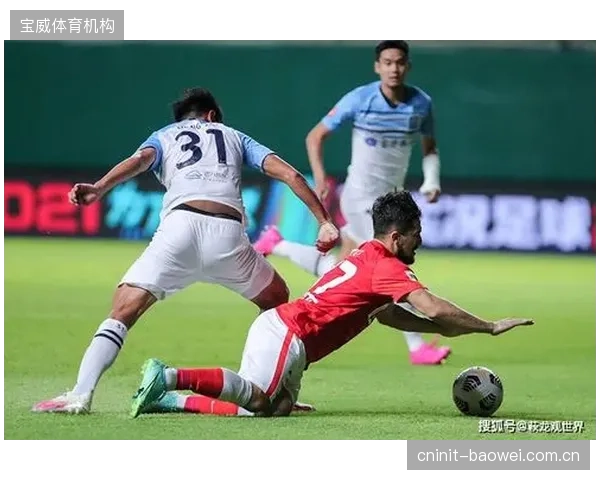 扎卡里亚作为防守型中场，为摩纳哥防线提供了关键的禁区前沿保护。